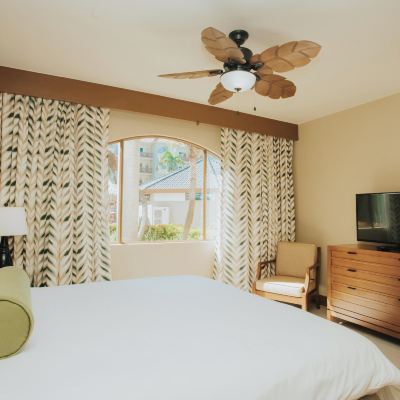 Deluxe One-Bedroom King Eagle Aruba Resort & Casino Promo Code