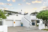 Abalone Hotel & Villa's Hotels in 