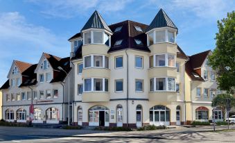 Burghotel Stargard - Housity