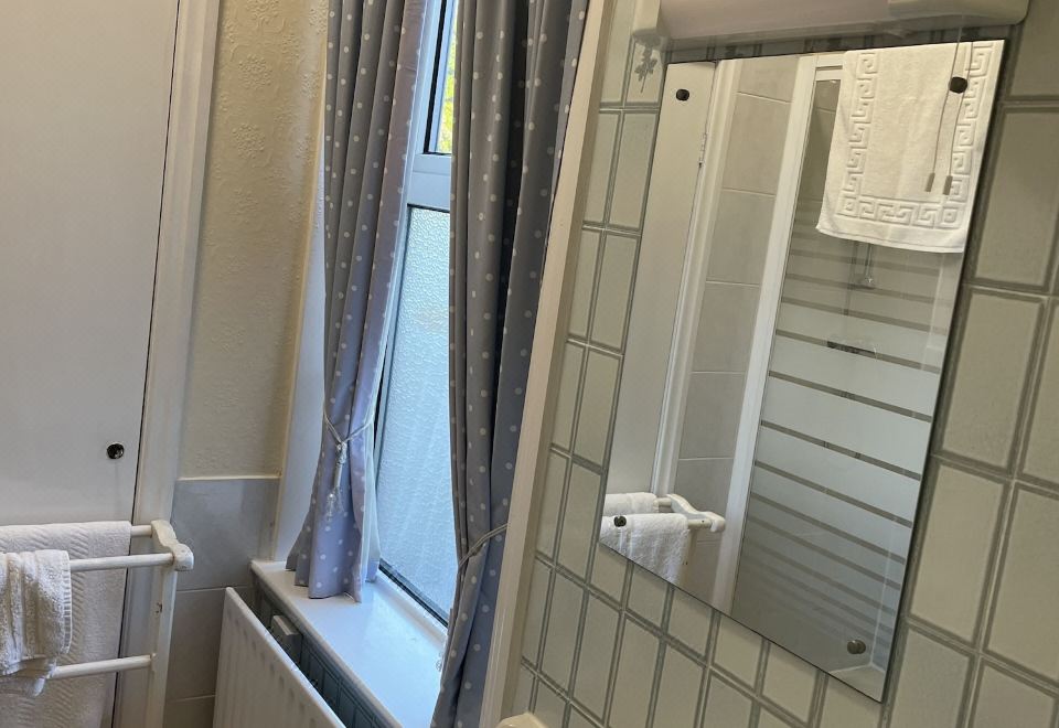 高级双床间 - 带连接浴室