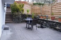 The Howbeck & the Retreat Incl Off-Site Health Club and Parking EV Point Available Hotels in 