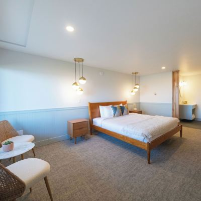 Double Room, Private Bathroom, Lake View (King/Lake View (Lower)) Seagull Bay Motel Promo Code