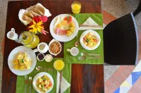 Sacha Urco Lodge -Private Cloud Forest Reserve in Mindo-4X4 Recommended March-April