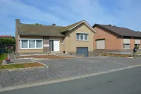 Charming Belgian Getaway, Vakantiewoning in Oudsbergen - 3 Bedrooms Garden Hotels in 