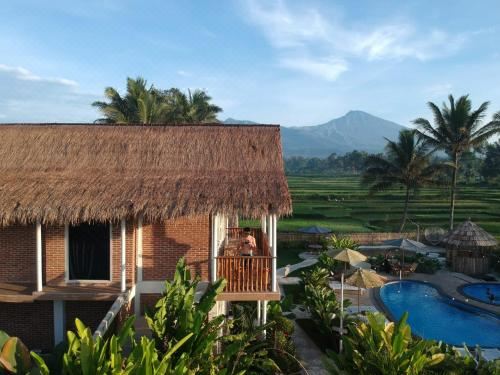 带山景的双人间