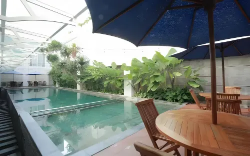 Megaland Hotel Solo