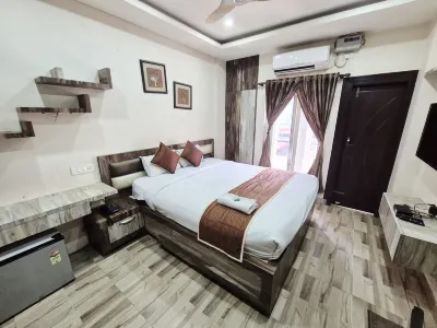 Aryan Address Hotels in 