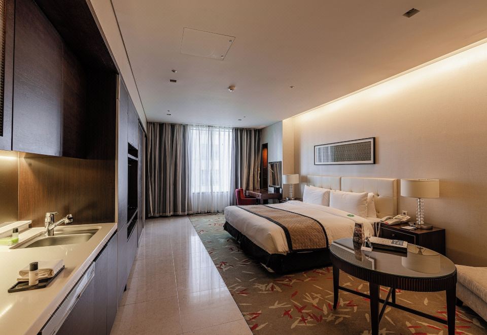 高級特大床一室房