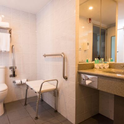 兩張雙人床房 聖地亞哥假日飯店 - 機場航廈優惠