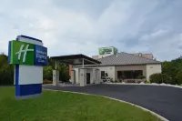 Holiday Inn Express & Suites WATERVILLE - NORTH by IHG Hotel di 