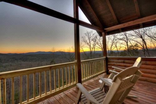 Bear Hug Three-Bedroom Holiday Home