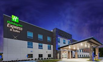Holiday Inn Express & Suites Coffeyville