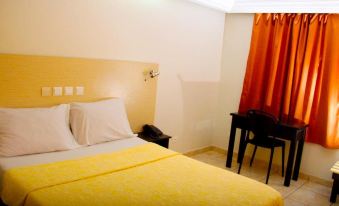 Golden Hôtel - Housity