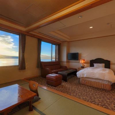 山中湖景套房帶溫泉浴池 富士松莊飯店優惠