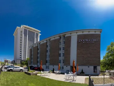 DoubleTree by Hilton Montgomery Downtown Hôtels à : 