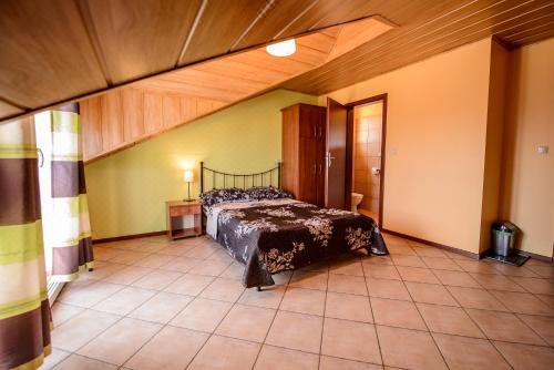 带阳台的阁楼双人房