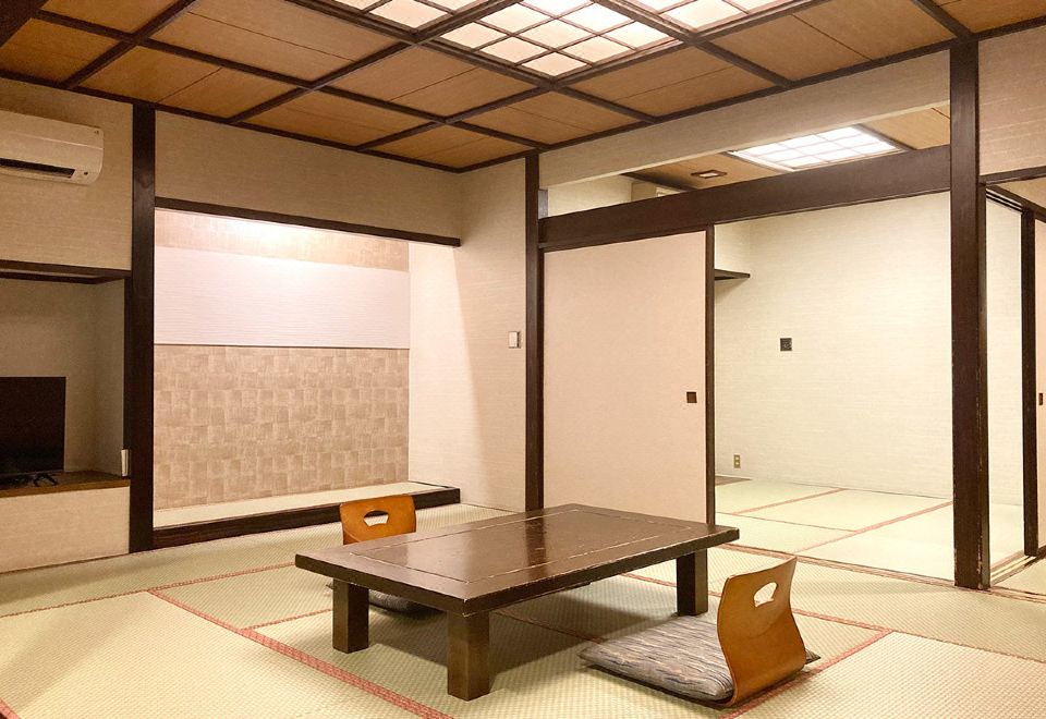 本馆高级日式河景房