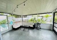 Seabreeze garden oasis, jacuzzi, golf, mins ->beaches