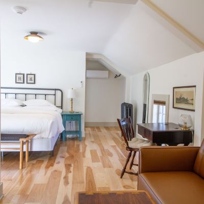 Hickory Room Pert House Promo Code
