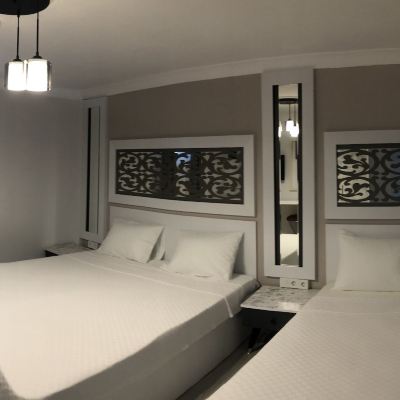 Economy Triple Room, Multiple Beds (Basement) Del Mar Hotel Promo Code