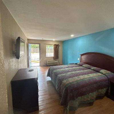 Economy King Room-Smoking Super 7 Promo Code