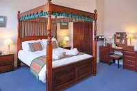 Saxonville Hotel