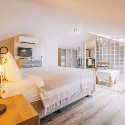 Loft Room Jade Residence Promo Code
