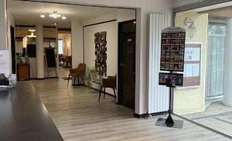 Hôtel Au Relais des Lilas - Housity