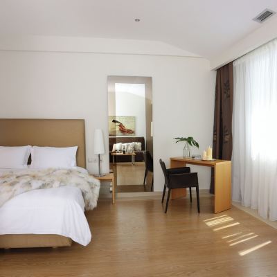 Luxury Suite With Garden View Chloe Hotel Promo Code