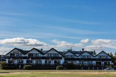 Le Chalet Suisse Motel Taupo Отели в г. 