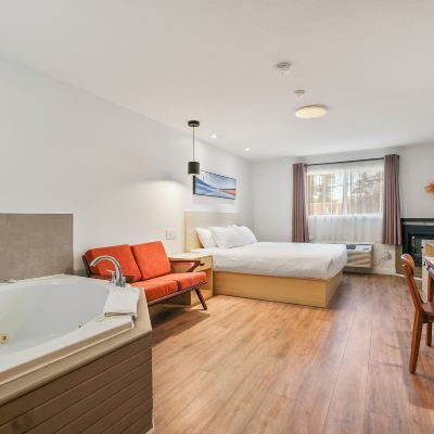 Comfort Room, 1 King Bed, Jetted Tub Saga Resort Promo Code