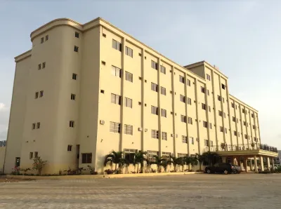Pinnacle Hotels and Suites Hoteles en 