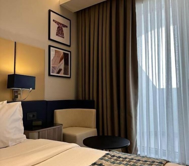 特大床房（禁烟）