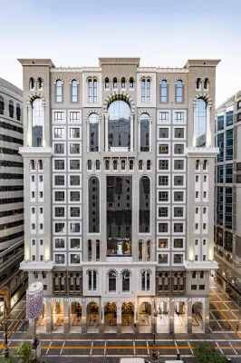 Millennium Al Aqeeq Hotel Hotele w: 