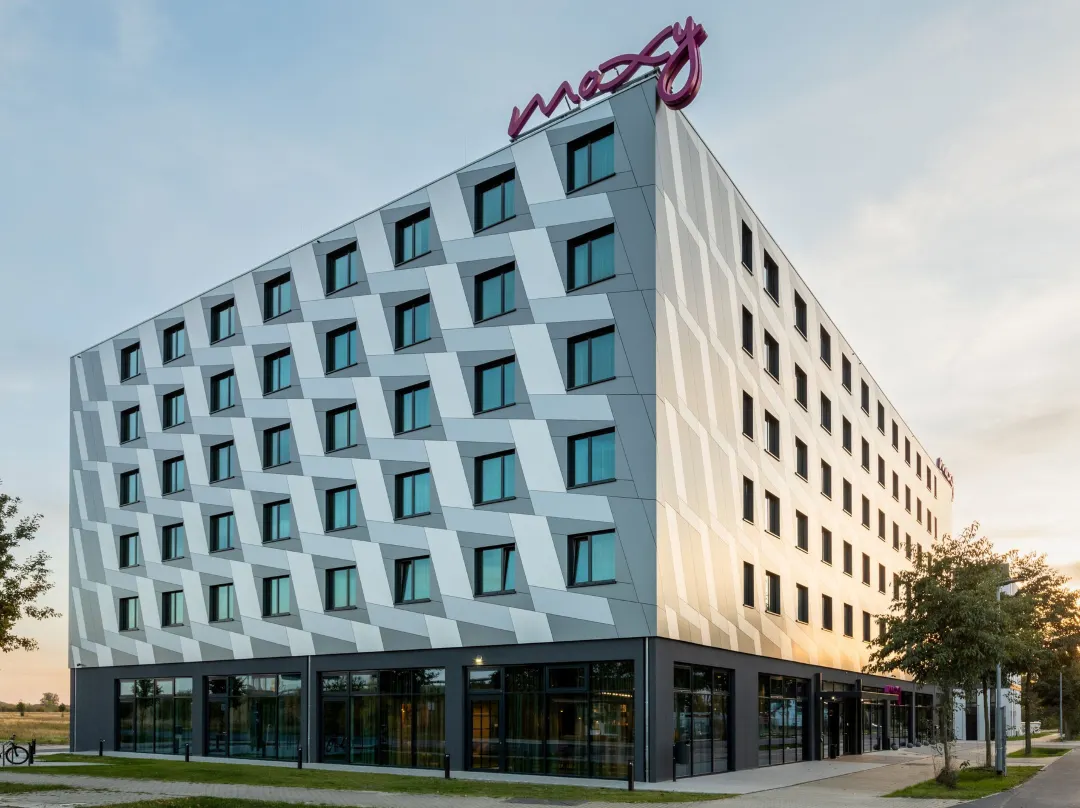 Moxy Berlin Airport - Brandenburg