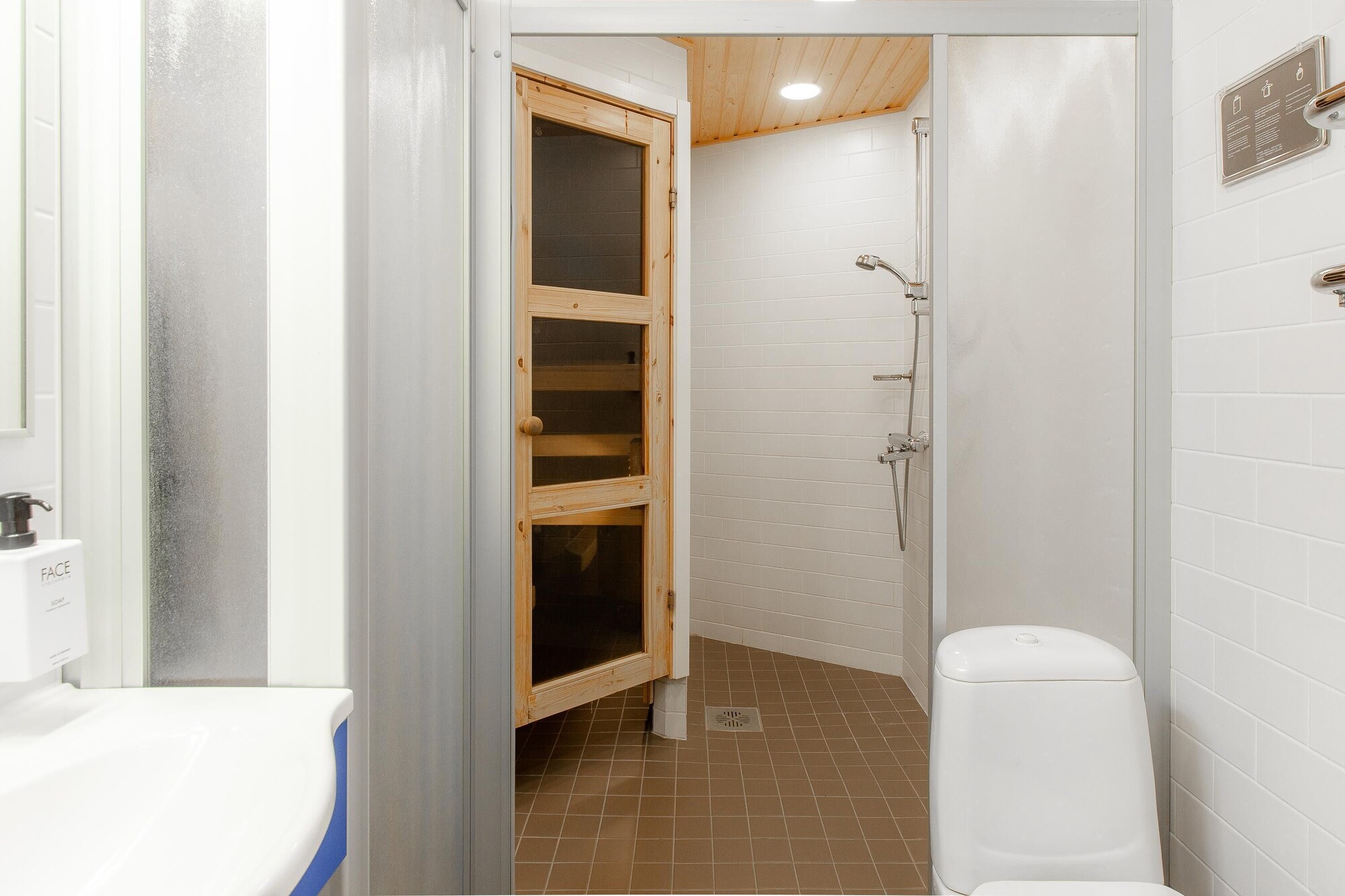 高级特大床间 - 带桑拿浴室