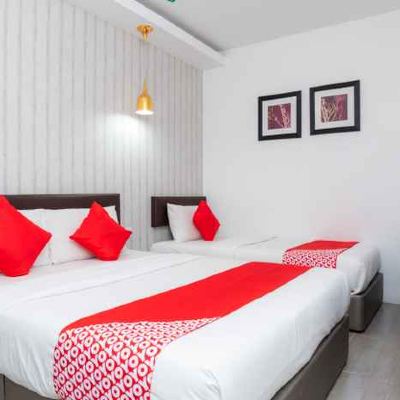 Suite Bertiga Kupon OYO 89355 Big Big Hotel