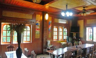 Himawari Restaurant & Cottage
