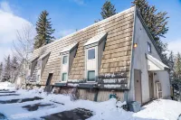 Tunnel Mountain Resort Hotels in 