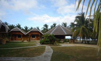 Cliff Side Beach Resort and Cottages