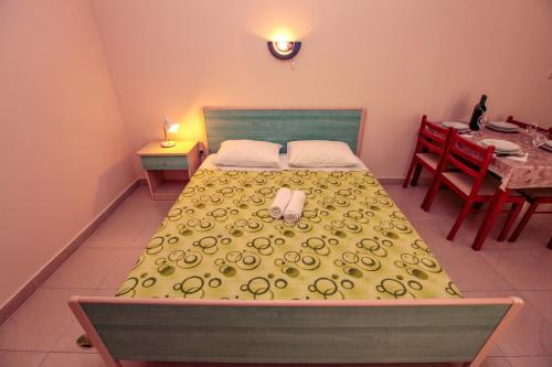 带露台一室公寓