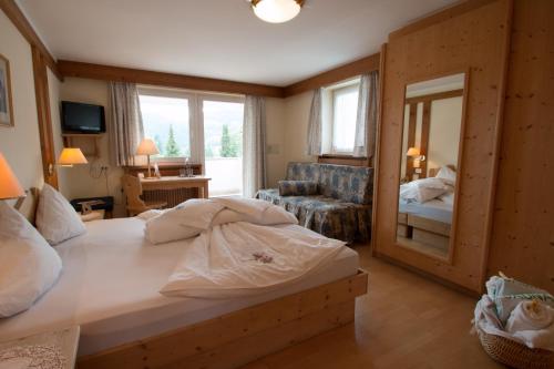 带阳台的双床房