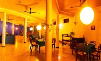 Sana's Beach Guesthouse and Restaurant
