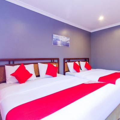 Suite Keluarga dengan 2 Katil Double Kupon OYO 746 Hotel Comfort