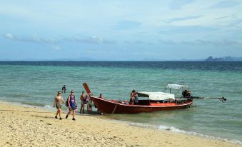 Mayalay Resort-Green Hotel