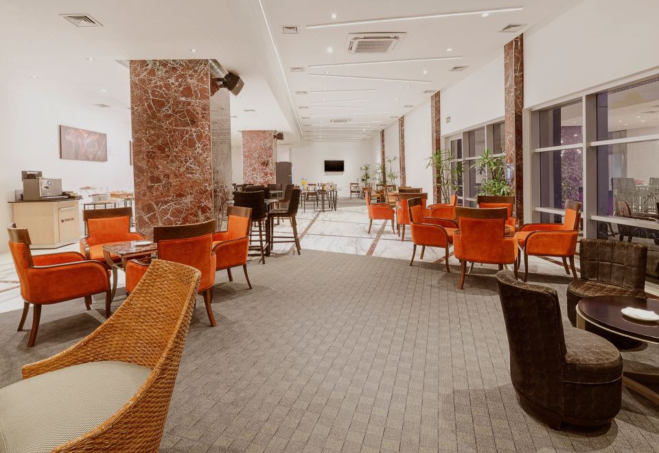 局部海景两张双人床房（可进入俱乐部休息室）