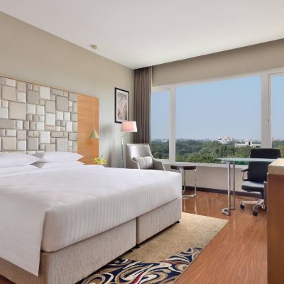 Premium Concierge level King Room with City View