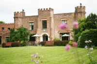 Crabwall Manor Hotel & Spa  호텔
