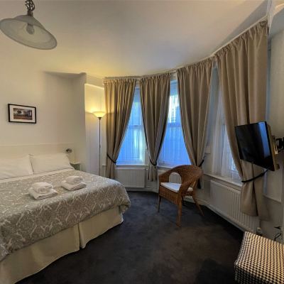 Double Room Ensuite The Gateway Hotel Promo Code