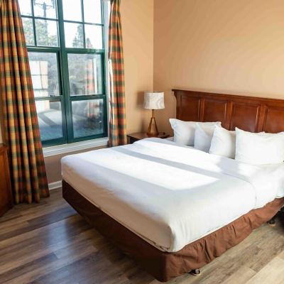 Deluxe Suite, 2 Bedrooms, Fireplace Mountain Creek Resort Promo Code